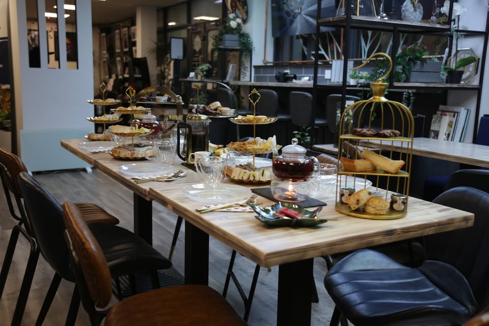 Tea Amantes Tearoom & Gallery